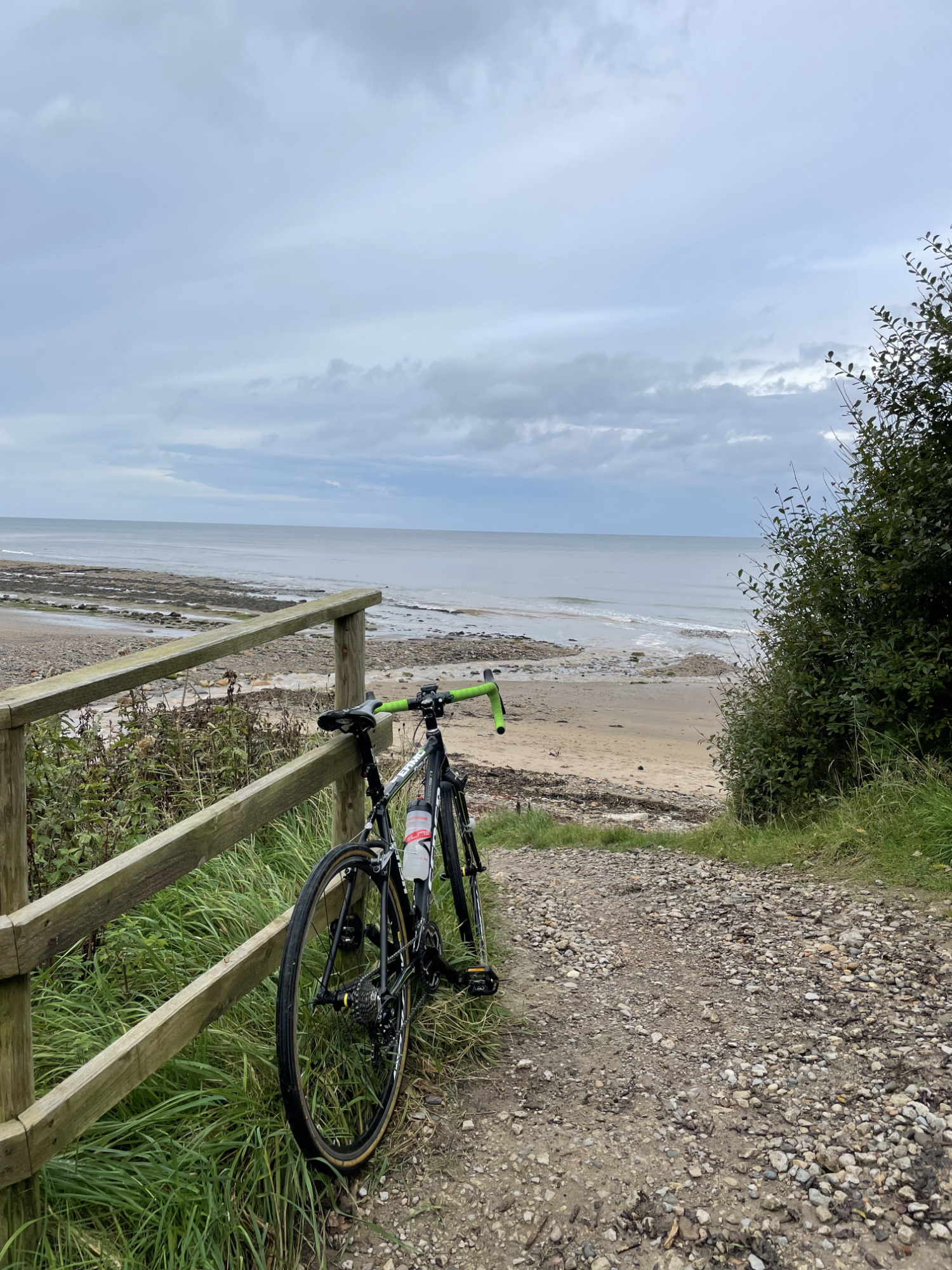 Beach entrance near the Robin Hood's Bay and a Sensa cyclocross bike